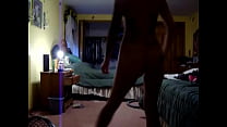 video шлюшкажена раздевается в домашнем любительском видео sex