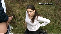 video тинка сосет парню в лесу sex