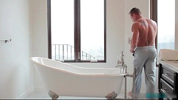 video эротическая ванна и растирание гейпорно с девином диксоном sex