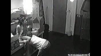 video скрытая камера застукали на работе два очень молодых парня трахаются sex