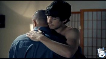 video ストラップ付き2010年のベンボネンファントゲイセックスシーン sex