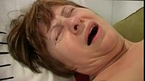 video 59летняя бабушка мастурбирует sex
