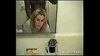 video 凶悪犯はバスルームでファック sex