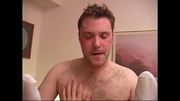 video ウラドはいくつかのお尻のために戻ってきました sex