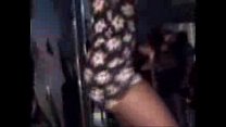 video 公共の場でのブラジルのクソ sex