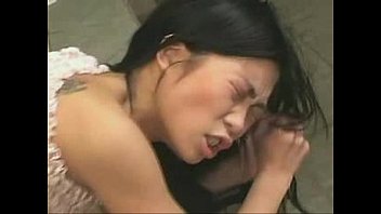 video かわいいアジアの深い肛門 sex