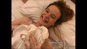 video джейми чистит сперму со своего юного тела sex