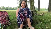 video симпатичная крошка sarah jane мастурбирует на публике в любительском видео sex
