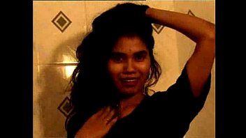 video マイシャワーの毛深いインドの女の子 sex