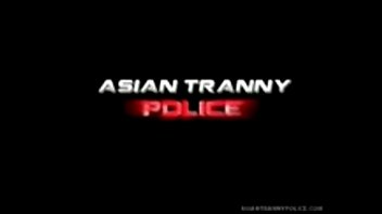 video 何度も釘付けにされたアジアのニューハーフ将校 sex