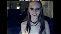 video готическая тинка трахается с дилдо в любительском видео sex