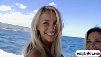 video крутые крошки плавали в клетке с акулами и катались на сноуборде обнаженными sex