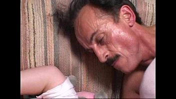 video ステップ娘は継父と友人をファック sex