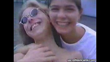 video 2 сестры и подруга снимают на видео друг друга в день секса часть 1 sex