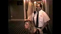 video охранник трахается в холле отеля sex