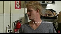 video 縛られて犯されたレストランのゲイ労働者 sex