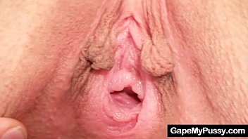 video ボインのベイビー有田reveesは猫の広がりをひっくり返しました sex