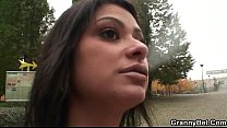 video 古い売春婦が拾われてスタッドに犯される sex