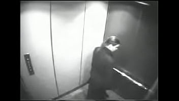 video португальский карантин сусана застегивает выкройку в лифте sex