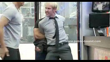 video извращенные скряги трахают раба в групповом гейсексе sex