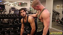 video tommy prend chaque pouce de la bite de diegos sex