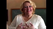 video ぽっちゃり熟女先生は素敵な小さなオナニーをしています sex