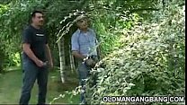 video двойной гэнгбэнг на улице sex