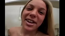 video мастурбирует красотка делает анал sex