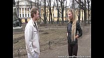 video カジュアルな会話は蒸し暑いアナルローズマリーモイヤーにつながります sex