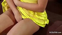 video папа застукал горячую падчерицу за мастурбацией и трахом в ее анал sex