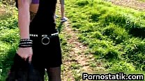 video эмо телочка ходит после секса sex