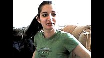 video брюнетка делает минет в любительском видео sex