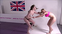 video грудастая крошка с горячей задницей соблазняет перед камерой sex