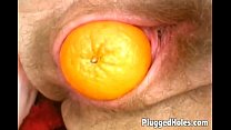 video 彼女のピンクの穴をディルドする熱いブルネット sex