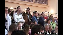 video стриптизерша показывает свои соблазнительные лакомства sex