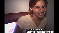 video 絶頂飢えた女のメカニックは乱雑な液体を排出します sex