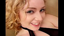 video 薄手の縫い目のあるストッキングでの足フェチと足コキ sex