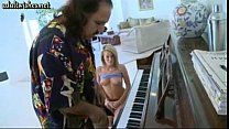 video 十代の女は太った古いディックに激しくねじ込まれます sex