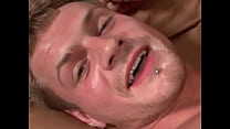 video str8プールの男の子は結婚した男チェリーを取ります sex