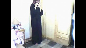 video 祈ってから自慰行為をしているアラブの女の子 sex