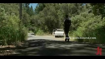 video извращенецводительгей поймал автостопщика sex