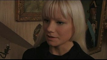 video スキニースウェーデンのティーンは仕事でファック sex