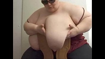video толстушка с огромными сиськами sex