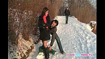 video возбужденная пара трахается на пляже на публике sex