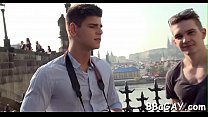video злая скачет на члене с гомосексуальным ебарем sex