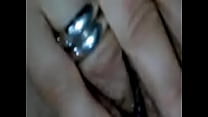 video 彼女の毛むくじゃらの猫を指で触れている成熟した女性 sex