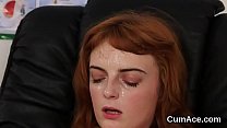 video резвая персик получает камшот на ее лицо поедая весь эякулят sex