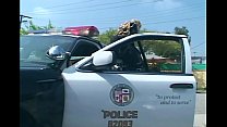 video 光沢のあるラテックスランジェリーでクソ女警官 sex