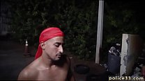 video гей полицейское порно и полицейский сначала трахает молодого ебаря в тюрьме sex