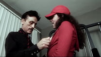 video старые и молодые трахаются в спортзале так сильно что ее глаза закатываются так что толстый член сжимается в узкой sex